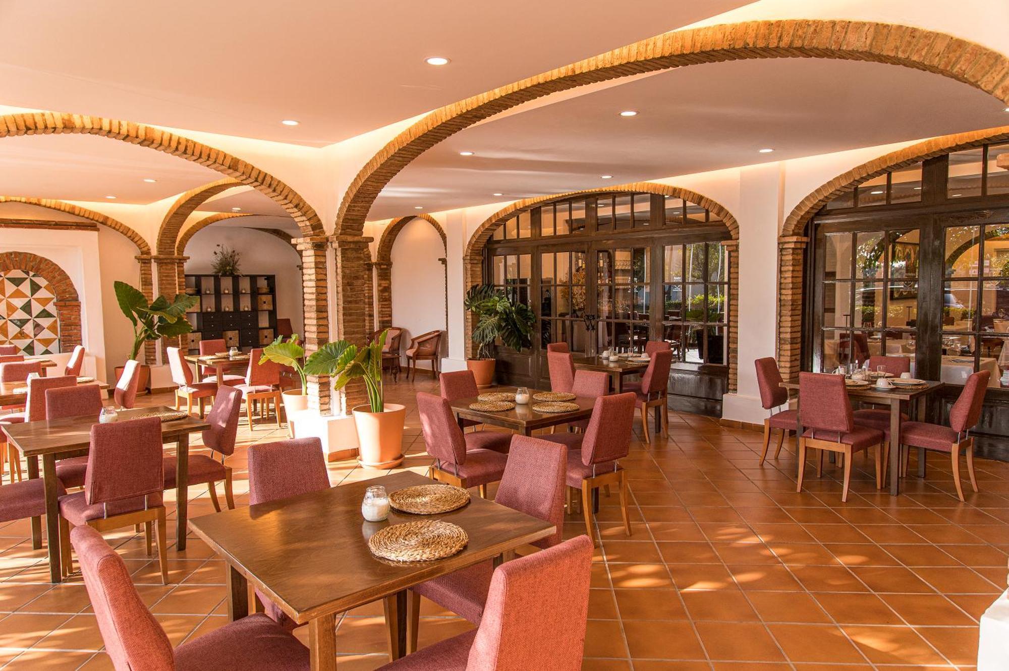 Hotel-Restaurante Casa Garcia Almonaster La Real Exterior foto
